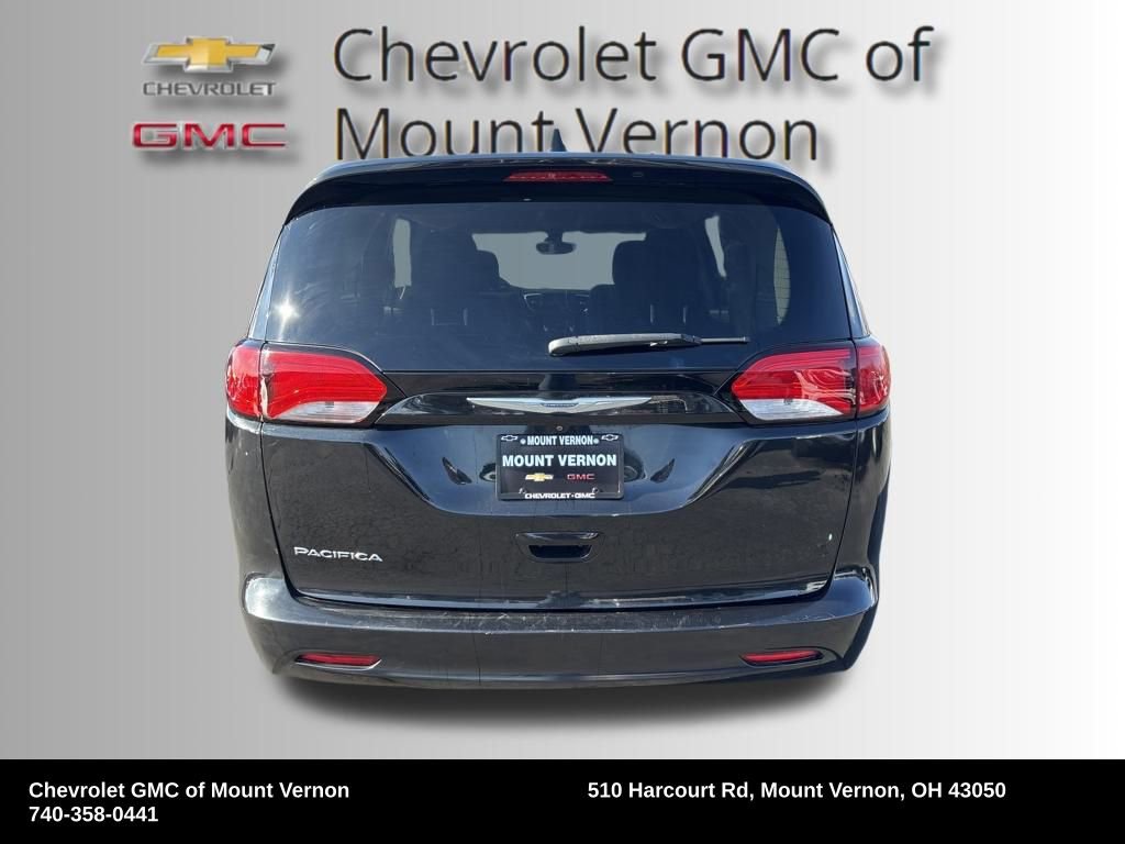 Used 2017 Chrysler Pacifica Touring image 4