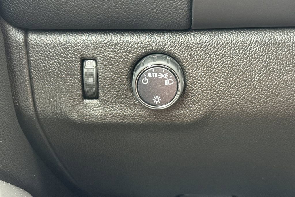 Used 2021 Chevrolet Colorado LT w/ Fleet Safety Package image 28