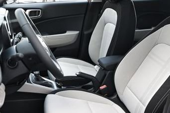 New 2026 Hyundai Venue SEL FWD image 8