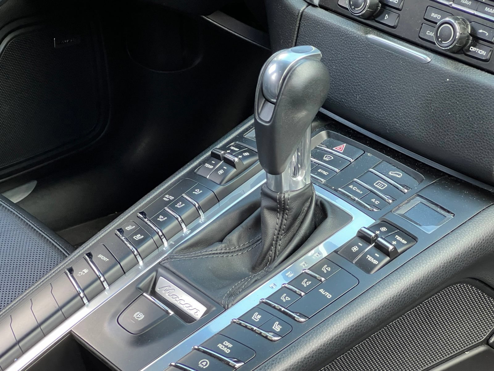 Used 2016 Porsche Macan S AWD/4WD image 36