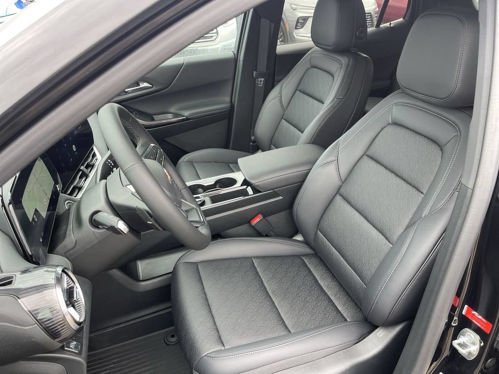 New 2026 Chevrolet Equinox LT w/ Convenience Package II FWD image 11