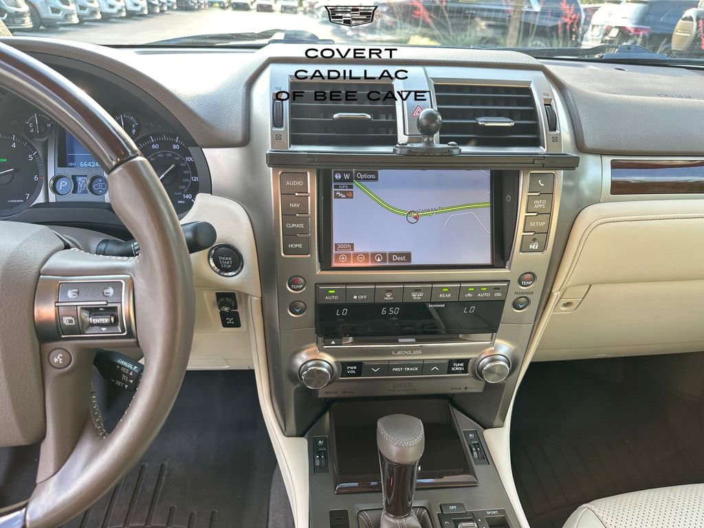 Used 2018 Lexus GX 460 Luxury w/ Preferred Accessory Package image 16