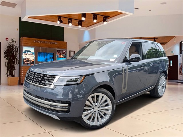 New 2025 Land Rover Range Rover SE
