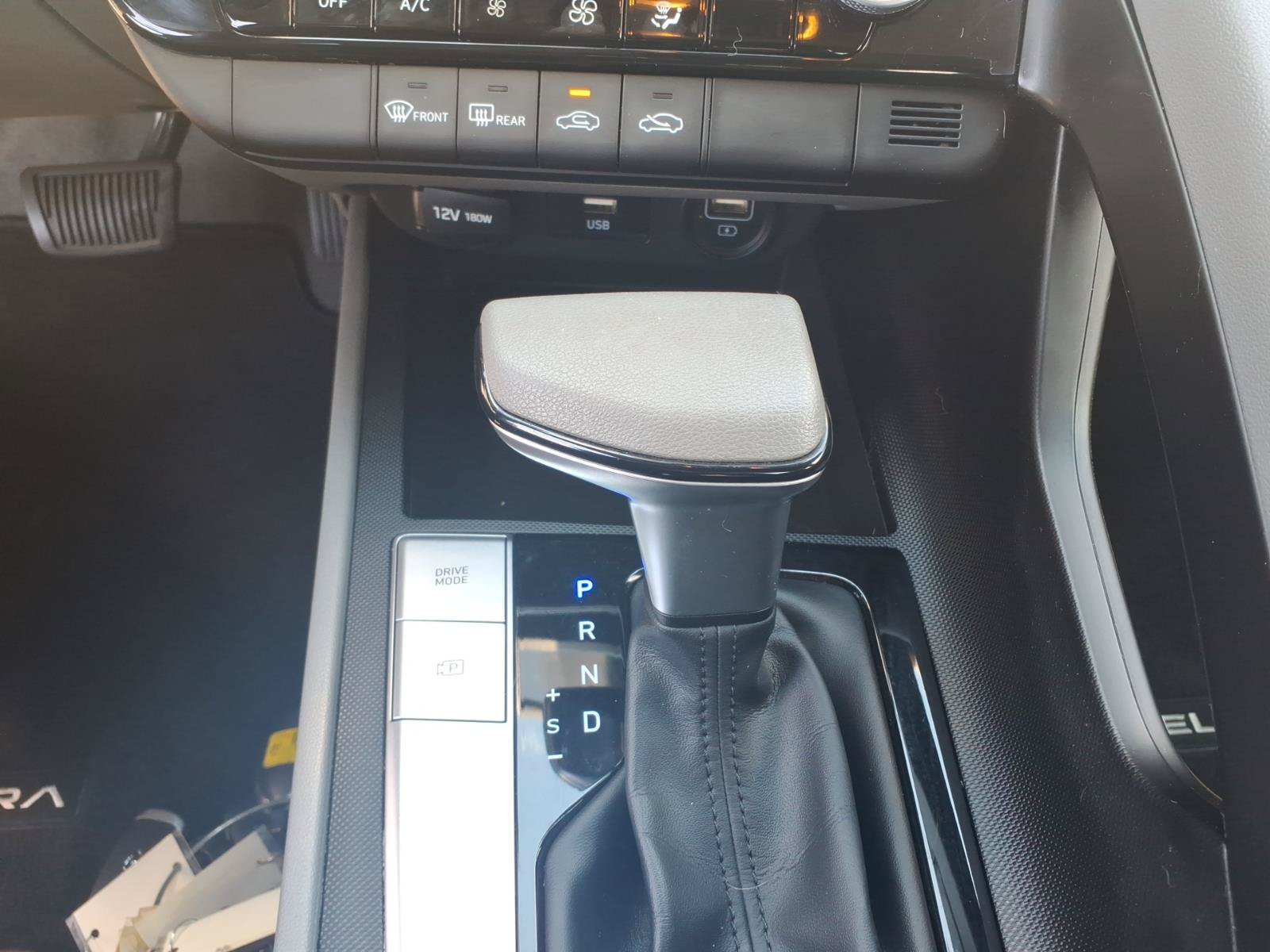 Certified 2022 Hyundai Elantra SEL w/ Preferred Accessory Package FWD image 26