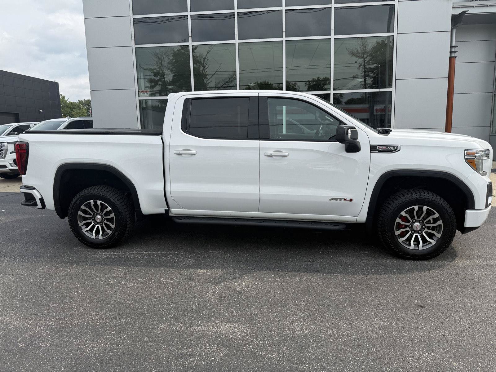 Used 2019 GMC Sierra 1500 AT4 w/ Technology Package AWD/4WD image 2