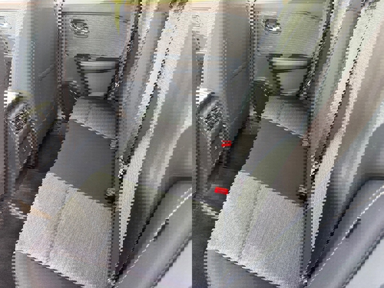 Used 2023 Nissan Rogue SV image 16