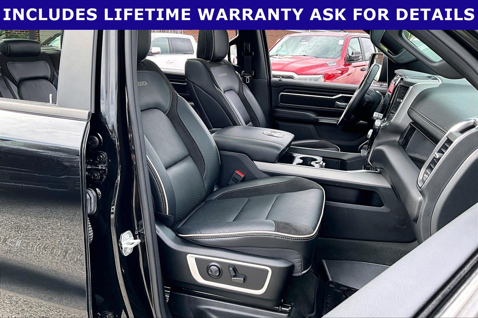Used 2024 RAM 1500 Laramie AWD/4WD image 7
