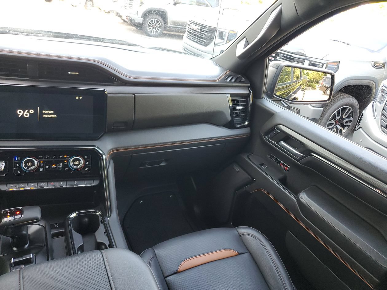 Used 2024 GMC Sierra 1500 AT4 w/ Technology Package AWD/4WD image 15