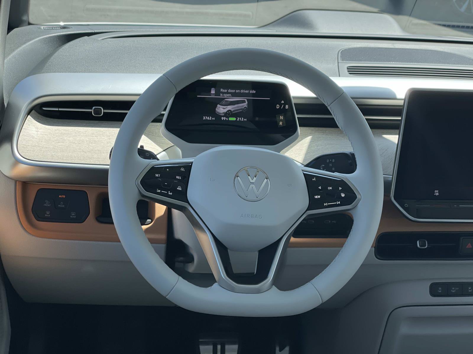 Certified 2025 Volkswagen ID. Buzz 1st Edition AWD/4WD image 10