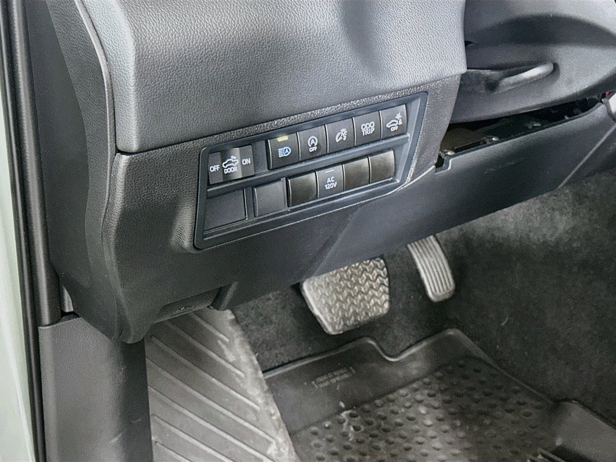 Used 2024 Toyota Tundra Limited AWD/4WD image 17