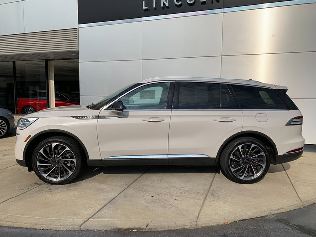Certified 2024 Lincoln Aviator Reserve w/ Equipment Group 201A AWD/4WD image 2