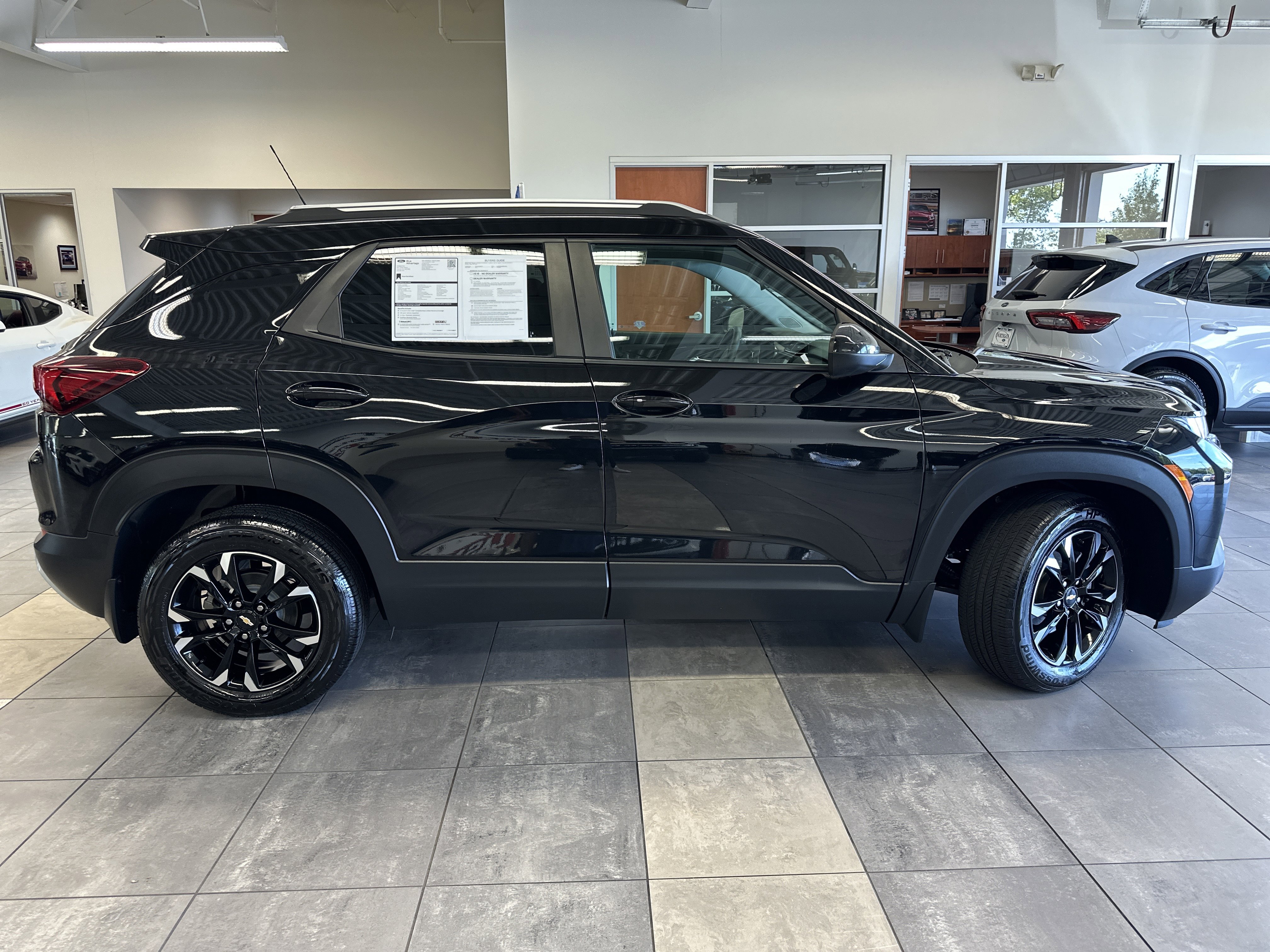 Used 2022 Chevrolet TrailBlazer LT image 11