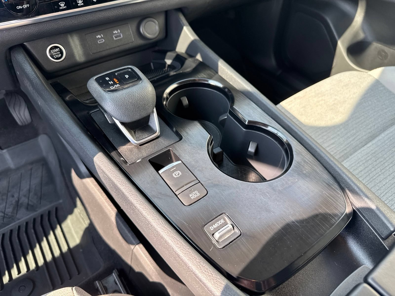 Used 2023 Nissan Rogue SV FWD image 25