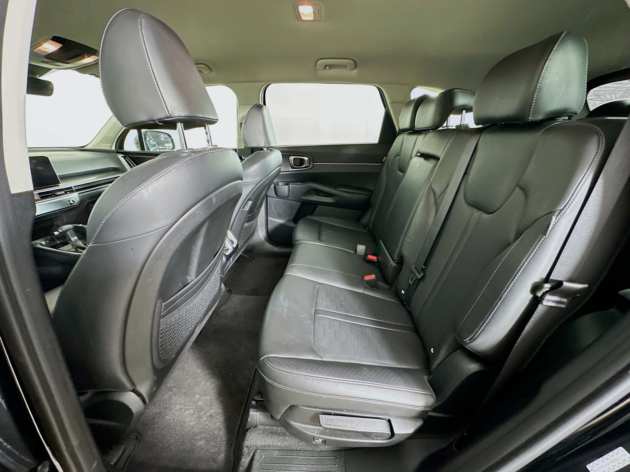 Used 2024 Kia Sorento S image 28