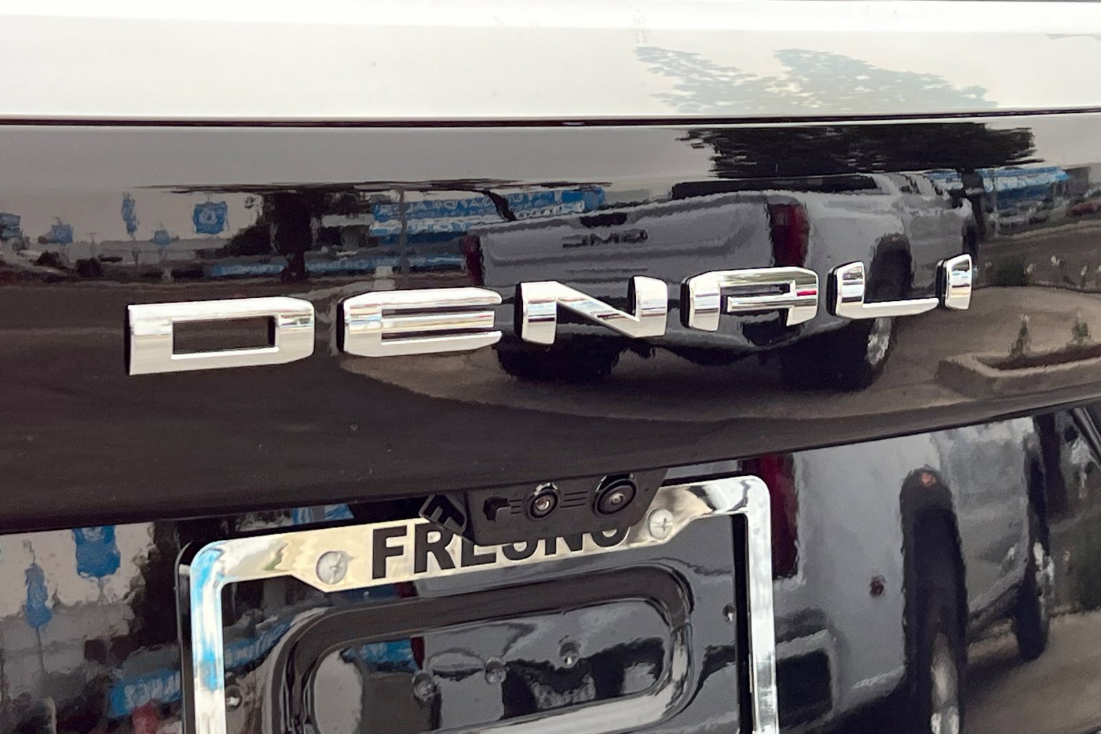 New 2026 GMC Yukon Denali w/ Advanced Technology Package image 7