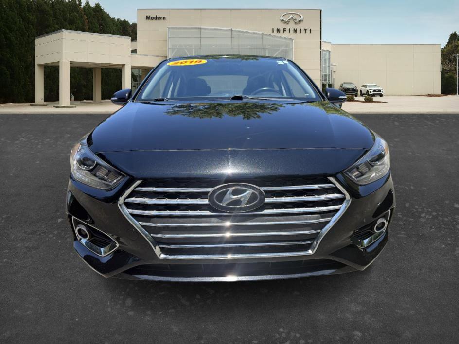 Used 2019 Hyundai Accent Limited FWD image 2