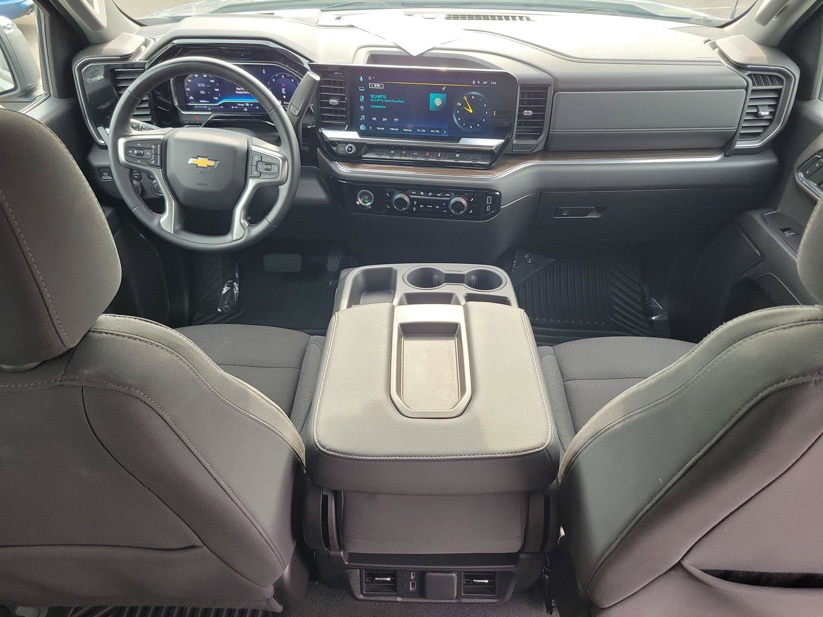 Used 2024 Chevrolet Silverado 1500 LT AWD/4WD image 10