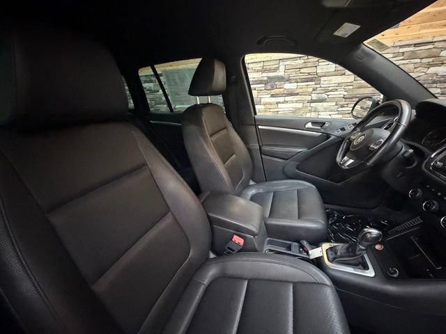 Used 2016 Volkswagen Tiguan R-Line AWD/4WD image 17