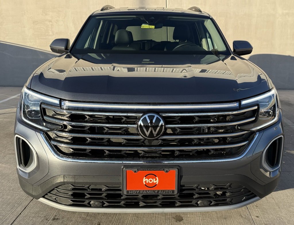 Used 2025 Volkswagen Atlas SE image 2