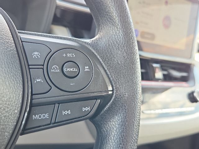 Used 2025 Toyota Corolla LE w/ LE Premium Package FWD image 23
