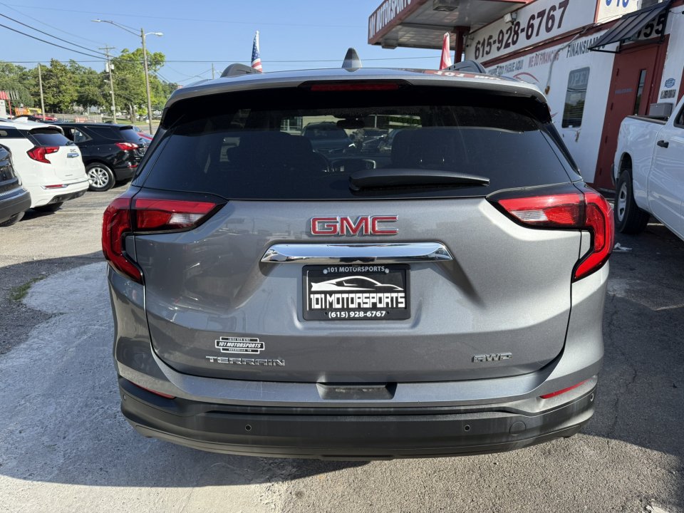 Used 2018 GMC Terrain SLE w/ Driver Convenience Package AWD/4WD image 3