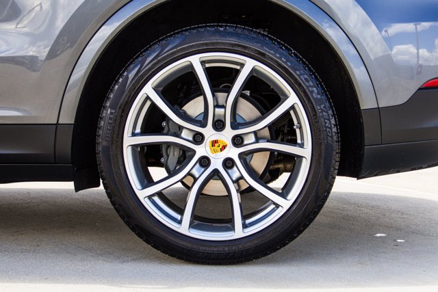 Used 2021 Porsche Cayenne S AWD/4WD image 9