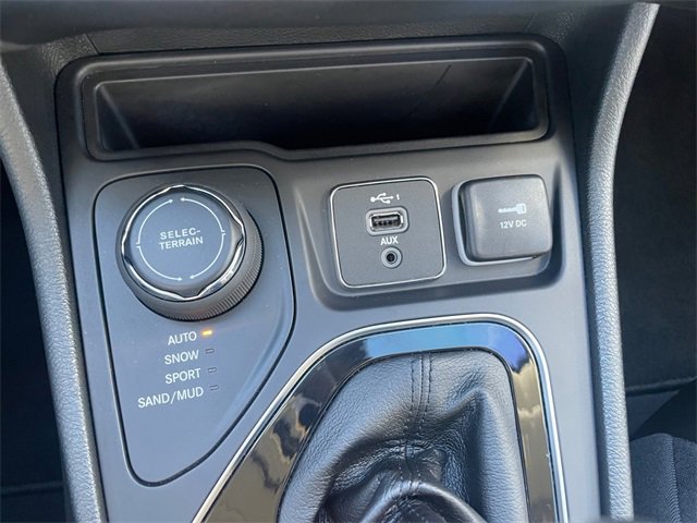 Used 2022 Jeep Cherokee Limited image 25