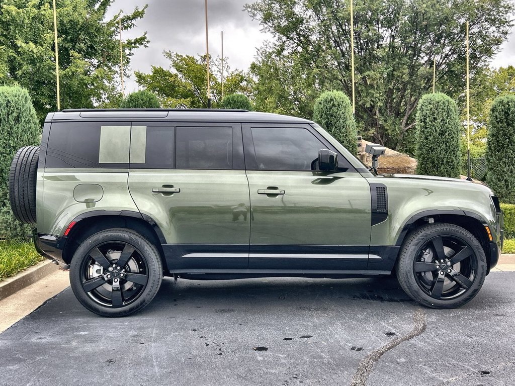 New 2026 Land Rover Defender 110 X-Dynamic SE AWD/4WD image 6