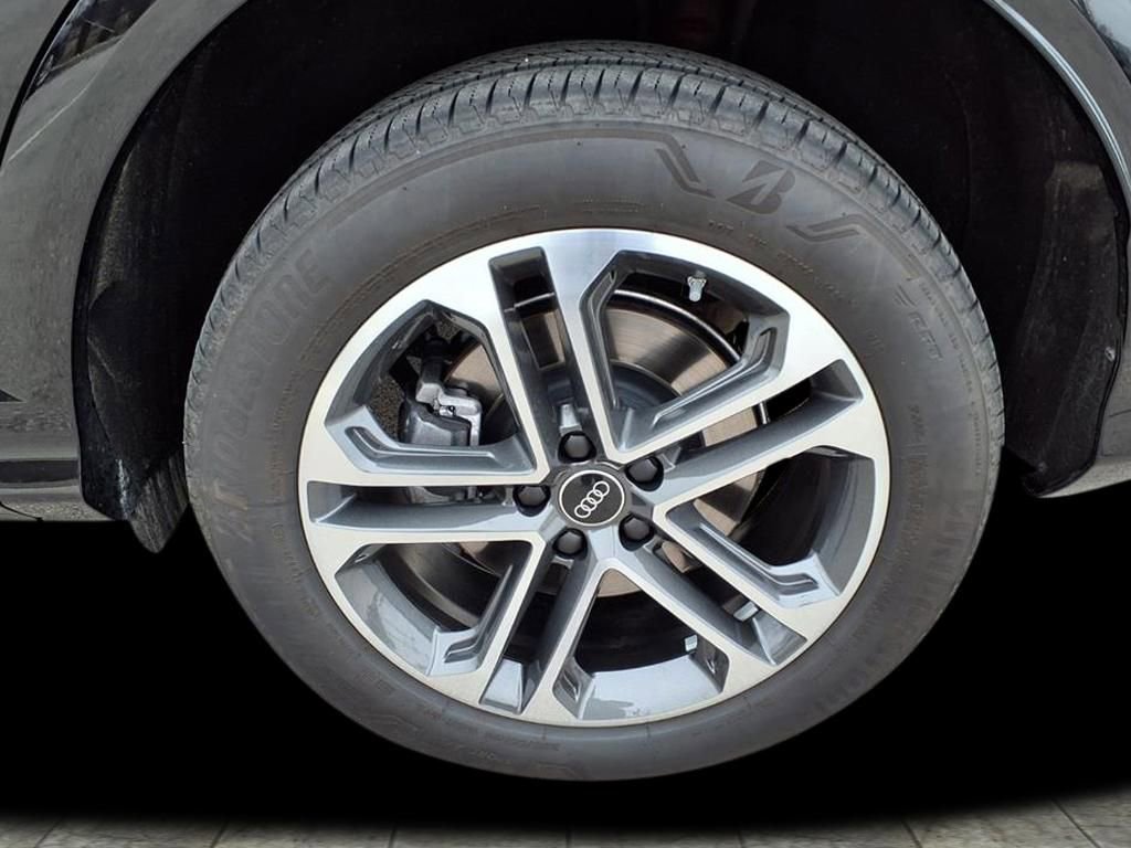 Used 2025 Audi Q5 Premium Plus w/ Premium Plus image 6