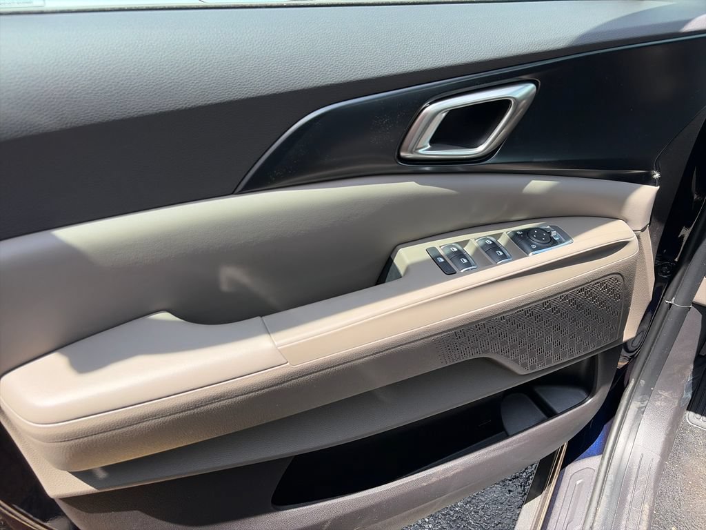 New 2026 Kia Carnival FWD image 15