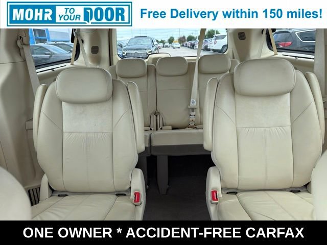 Used 2010 Chrysler Town & Country Limited w/ Entertainment Group #3 FWD image 31