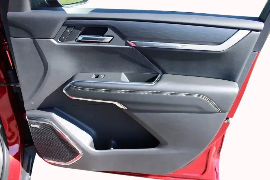 New 2025 GMC Acadia Elevation w/ Elevation Premium Package image 19