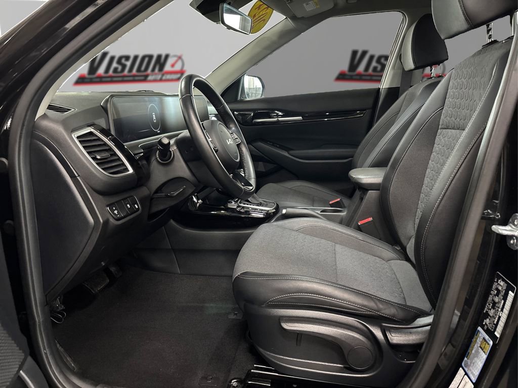 Certified 2024 Kia Seltos S image 9
