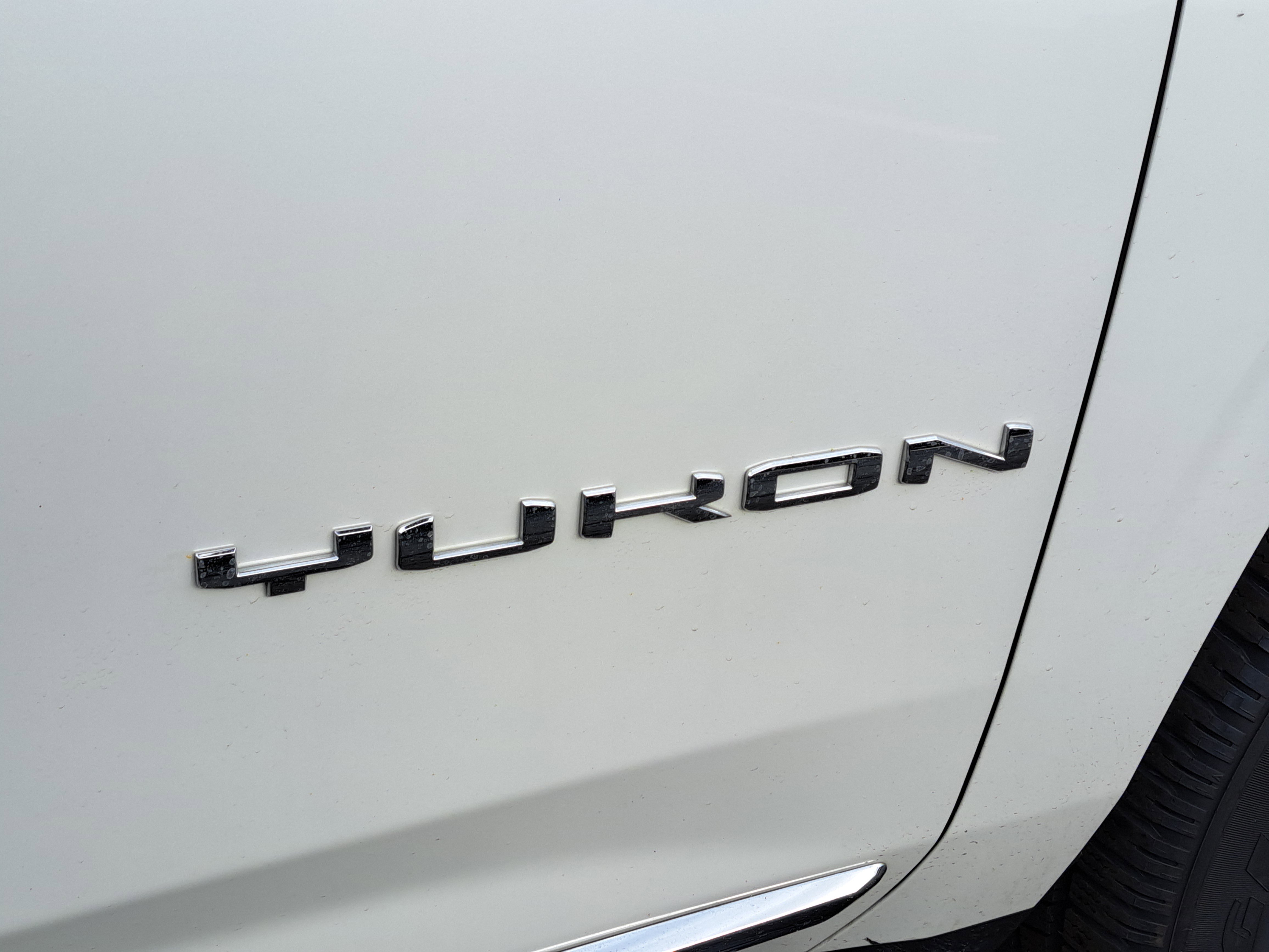 Used 2022 GMC Yukon XL SLT w/ SLT Luxury Package image 6