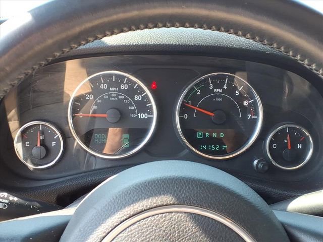 Used 2015 Jeep Wrangler Unlimited Sahara w/ Connectivity Group image 31