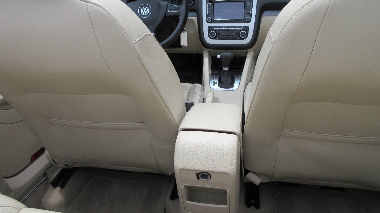 Used 2011 Volkswagen Eos Komfort FWD image 35