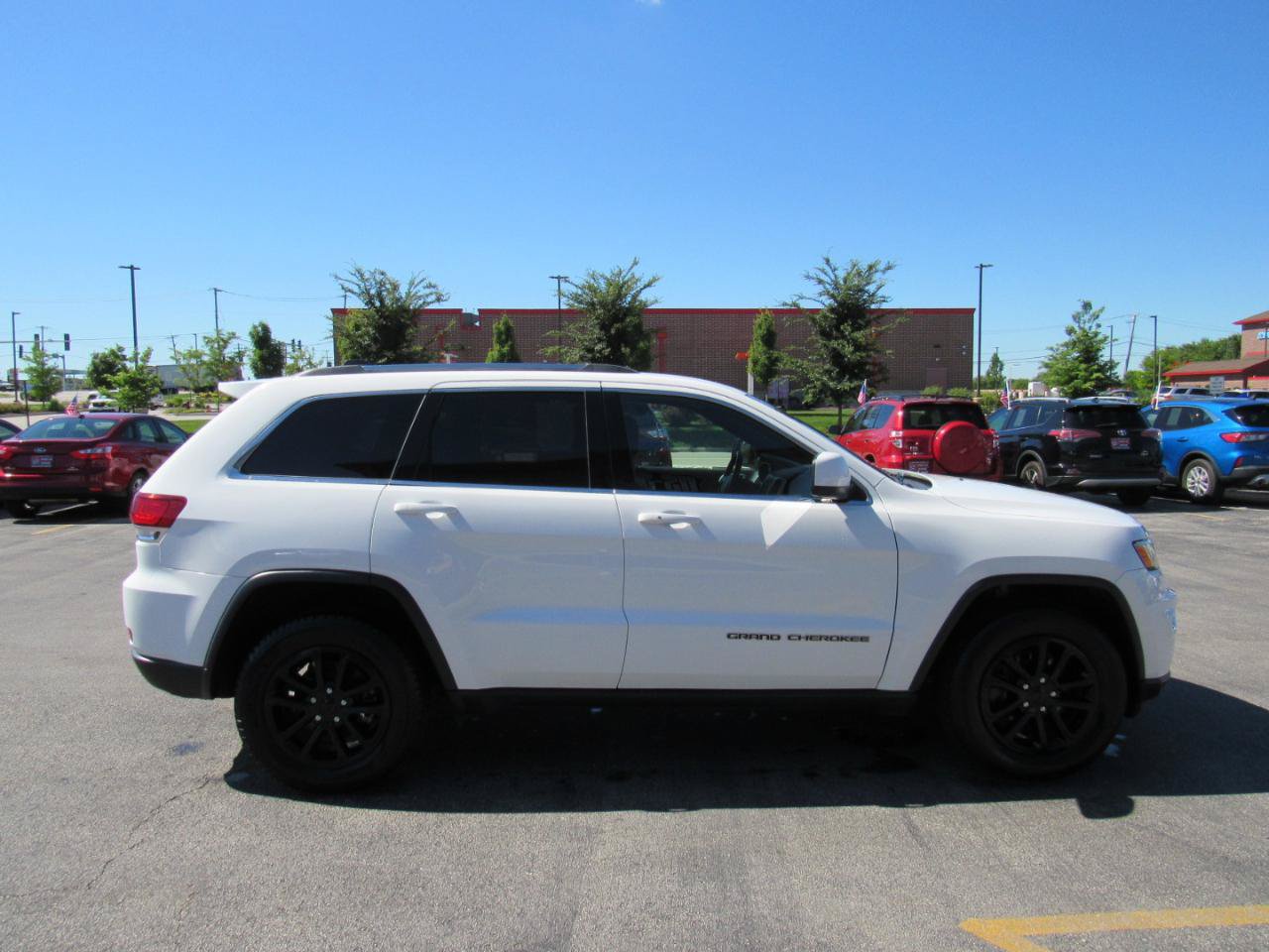 Used 2021 Jeep Grand Cherokee Laredo AWD/4WD image 7