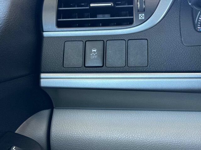 Used 2014 Toyota Camry LE FWD image 28
