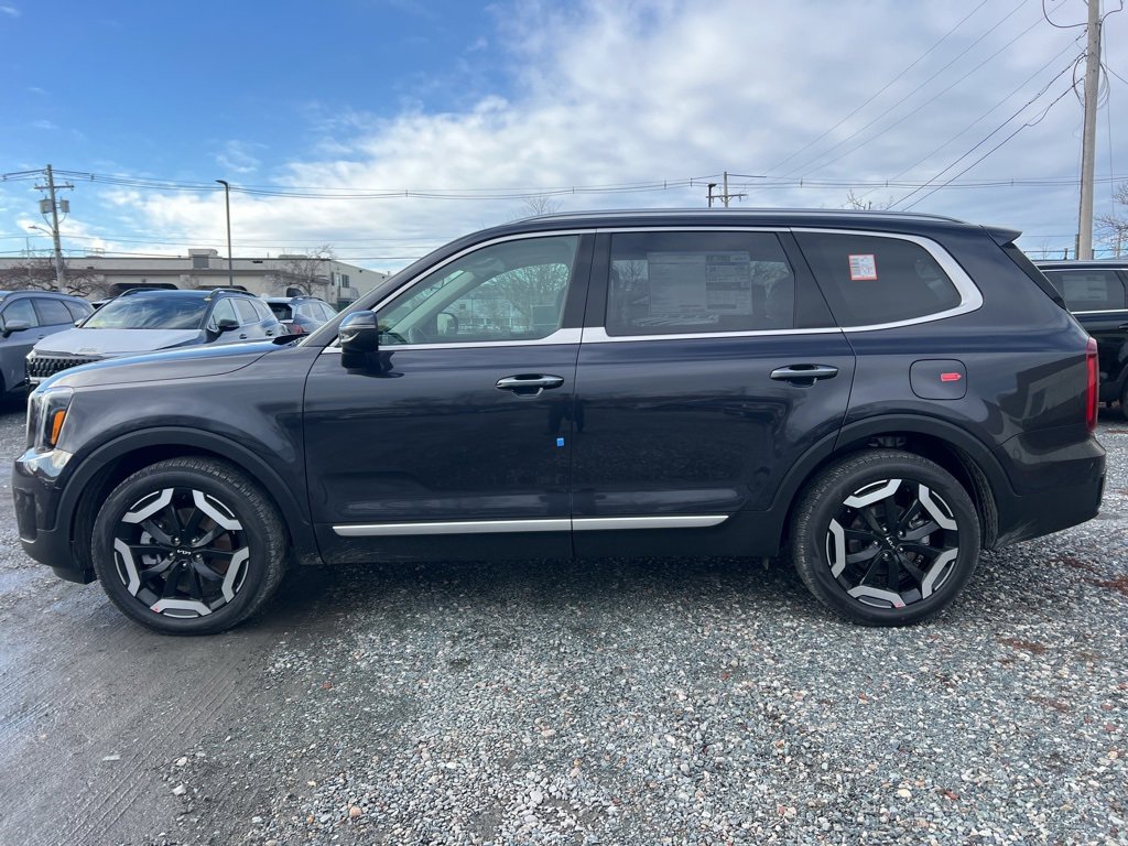 New 2025 Kia Telluride S image 2