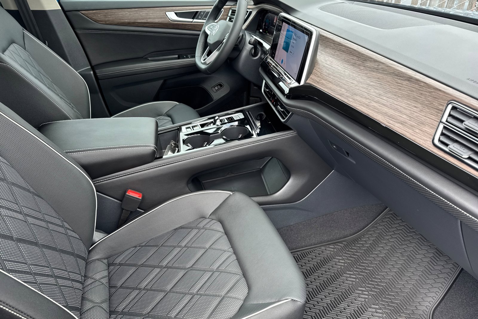 New 2025 Volkswagen Atlas SEL Premium R-Line image 15