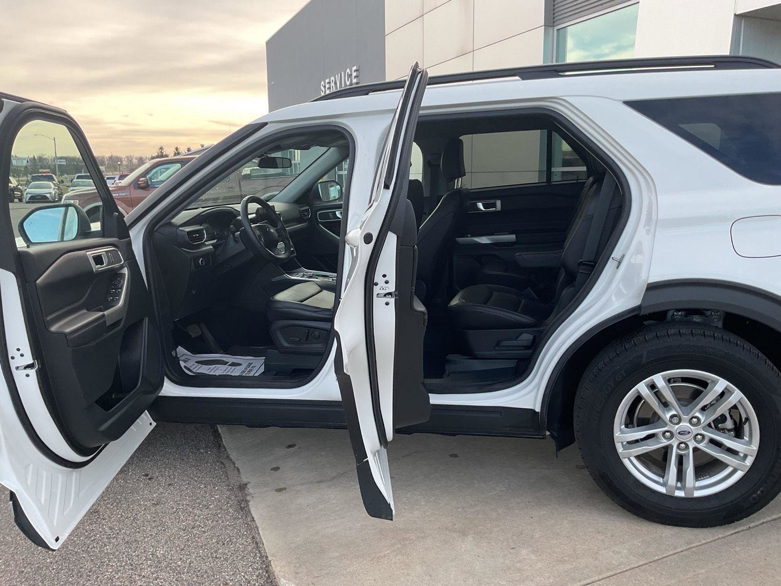 Used 2023 Ford Explorer XLT w/ Equipment Group 202A image 20