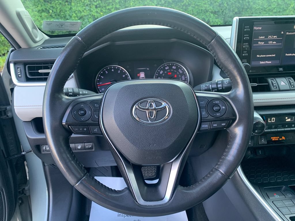 Used 2020 Toyota RAV4 XLE Premium AWD/4WD image 28