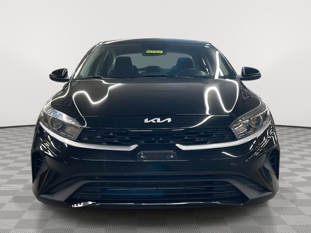Used 2022 Kia Forte LXS w/ LXS Technology Package image 2