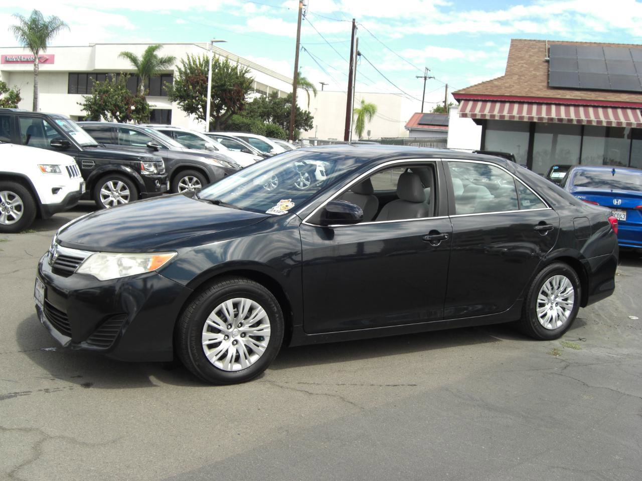 Used 2012 Toyota Camry L FWD image 3