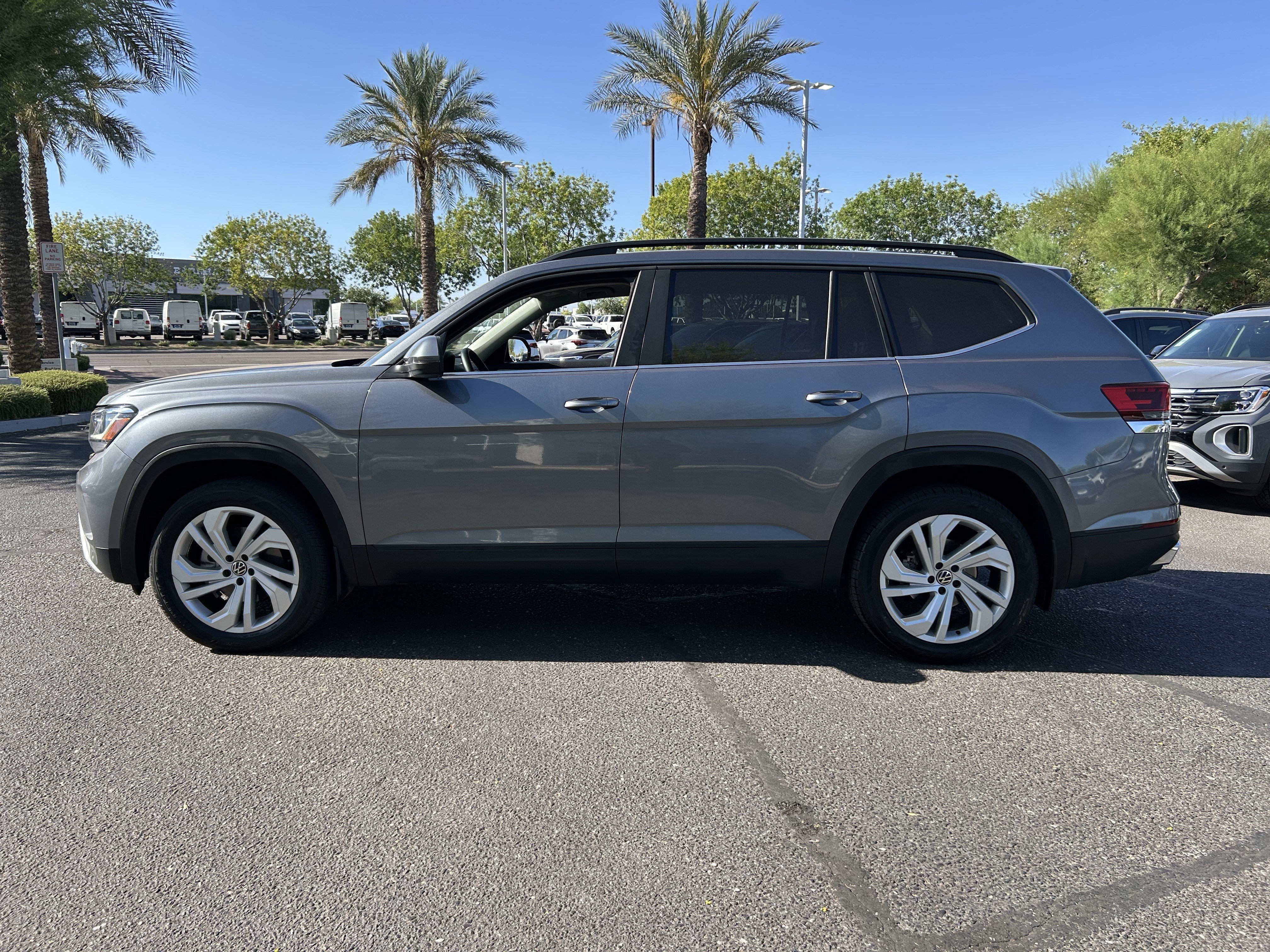Used 2023 Volkswagen Atlas SE w/ Panoramic Sunroof Package AWD/4WD image 2