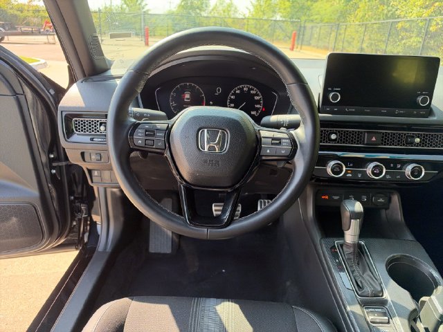 Used 2025 Honda Civic Sport image 16