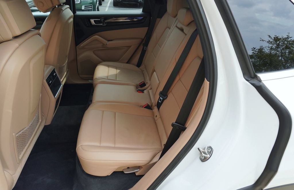 Used 2019 Porsche Cayenne AWD/4WD image 24
