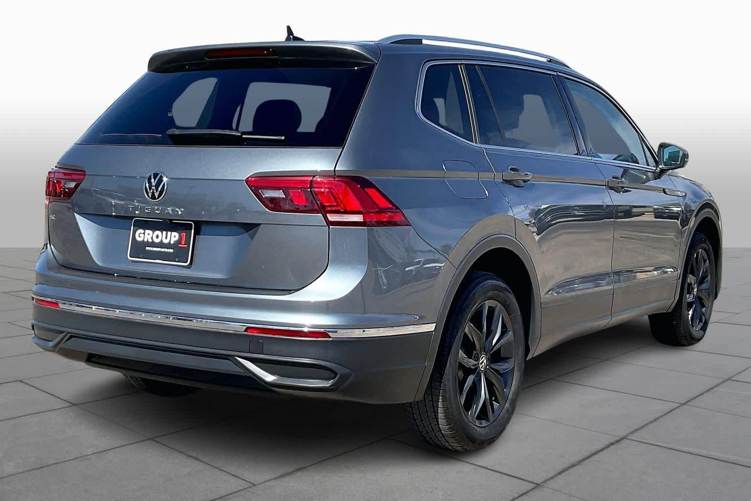 Used 2024 Volkswagen Tiguan SE FWD image 13