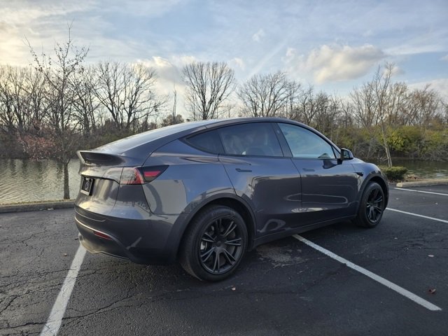 Used 2023 Tesla Model Y 2WD image 7