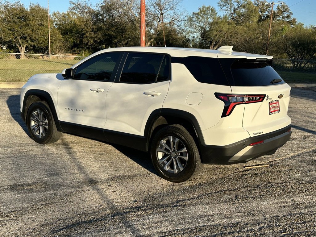 New 2026 Chevrolet Equinox LT image 3